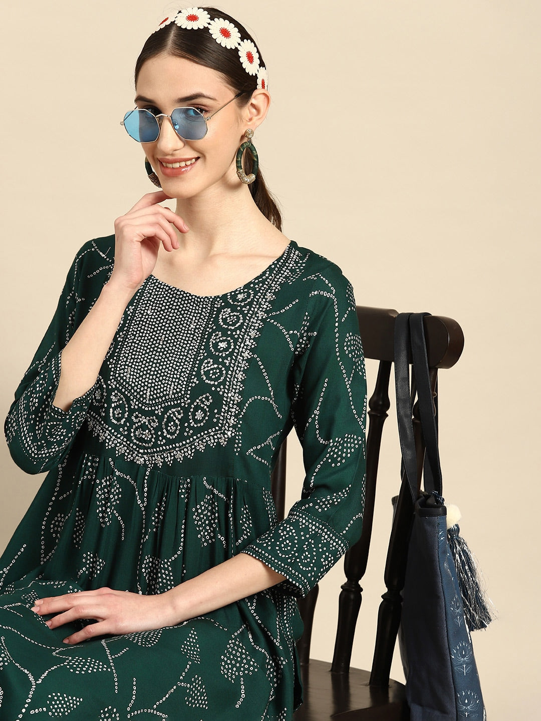 Sangria Women Green Bandhani Printed Sequinned Kurta with Trousers - Distacart