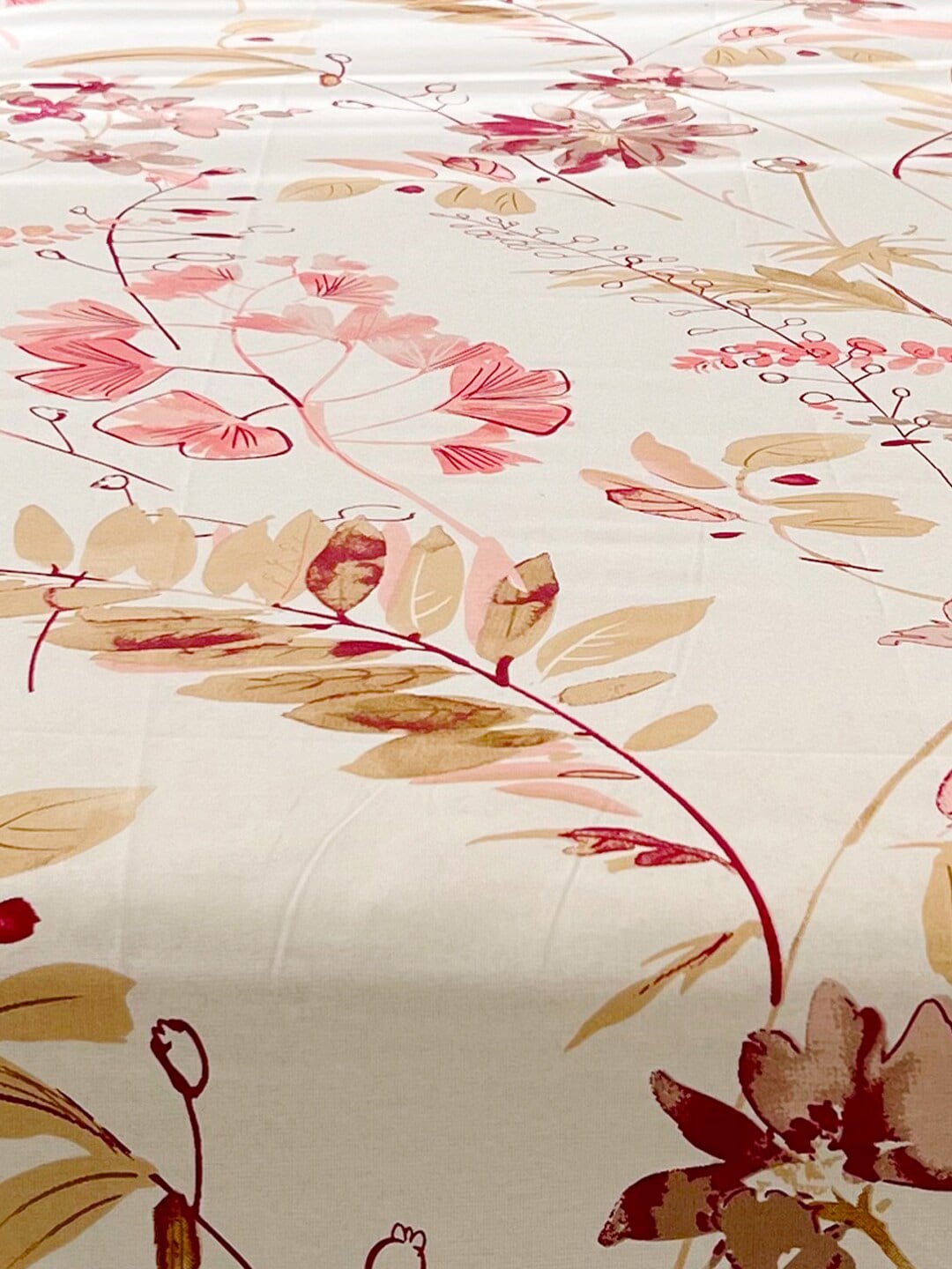URBAN SPACE Serene White Floral Printed 200 TC Pure Cotton Bedsheet & Pillow Covers - Distacart