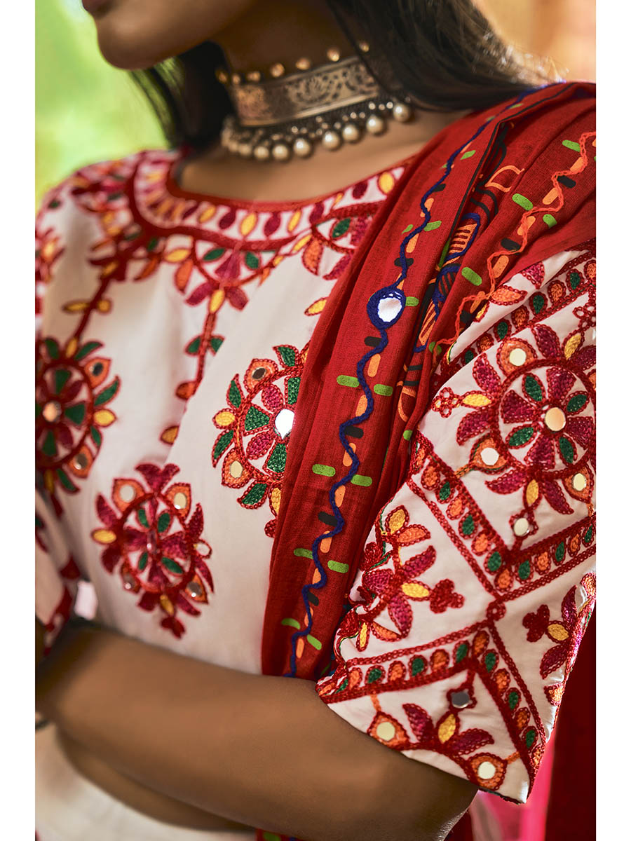 Myra White Maslin Cotton Embroidered Navratri Special Lehenga - Distacart