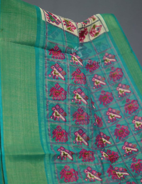 Shades of Cream And Ramagreen Blouse Patola Print Semi Chanderi Saree By Gayathri Reddy Designer Studio - Distacart