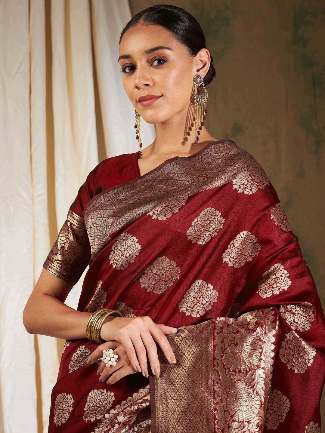 Sangria Maroon Ethnic Motifs Woven Design Zari Banarasi Saree - Distacart
