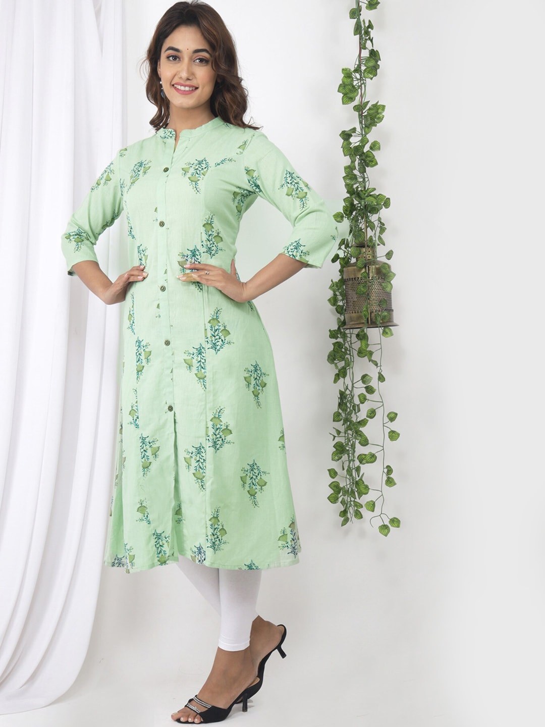Sangria Green Floral Printed Panelled Cotton Kurta - Distacart