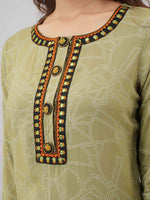 Thumbnail for Kalini Women Green Geometric Yoke Design Mirror Work Kurta - Distacart
