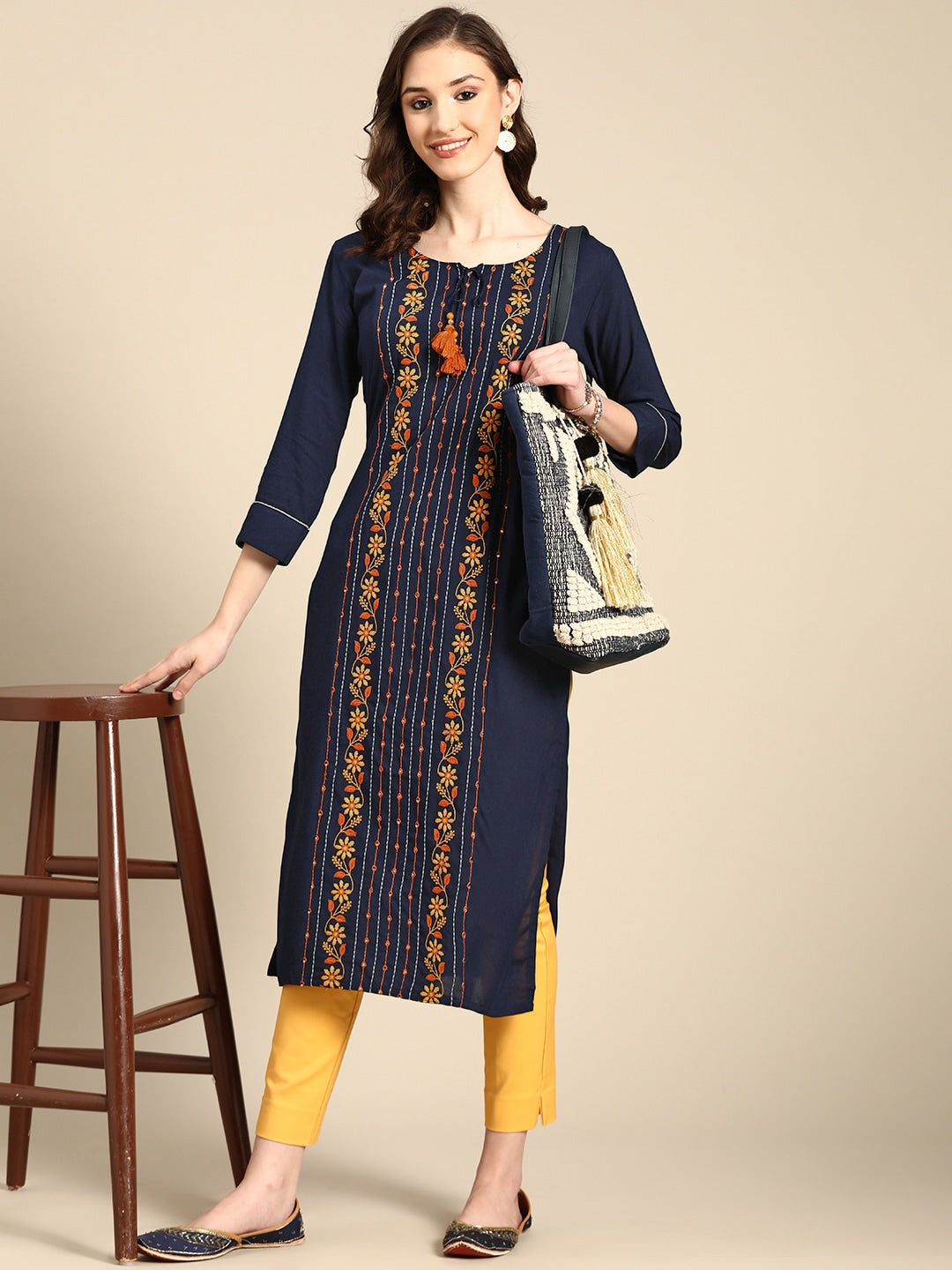 Sangria Women Navy Blue Floral Embroidered Floral Kurta - Distacart