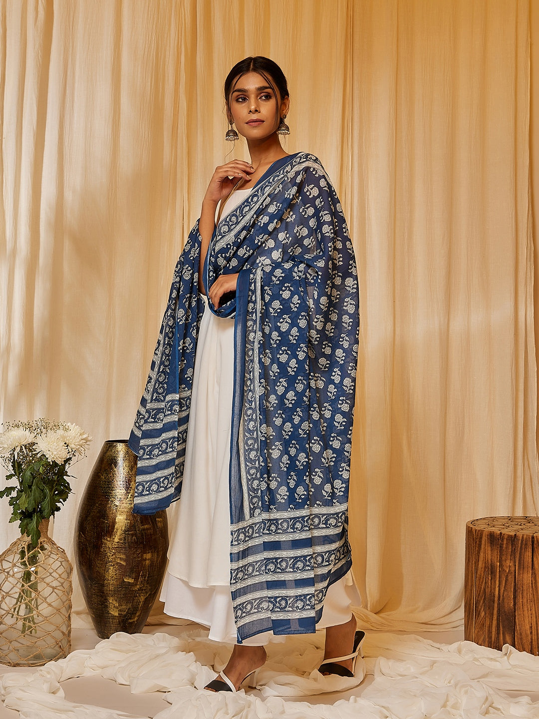 InWeave Women's White Strappy Kurta Palazzo Set - Distacart