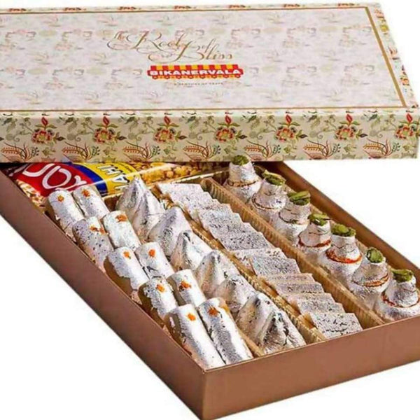 Bikanervala Golden Meetha Namkeen