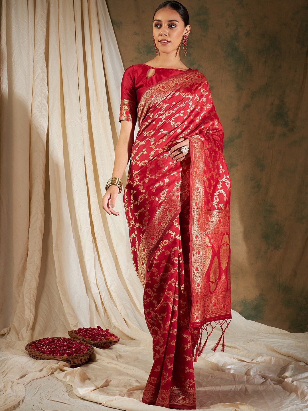 Sangria Red & Gold-Toned Floral Woven Design Zari Banarasi Saree - Distacart