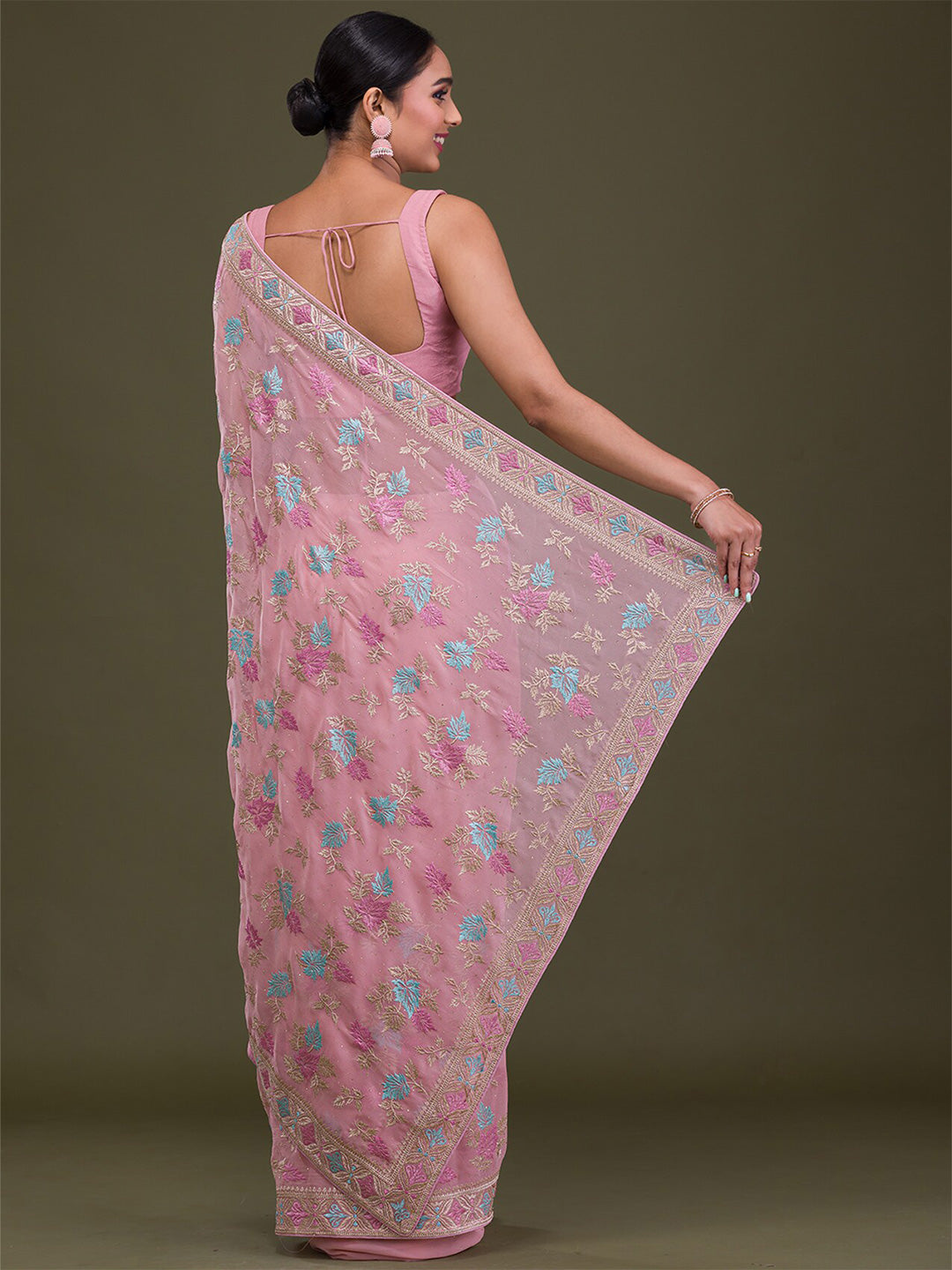 Koskii Floral Embroidered Saree - Distacart