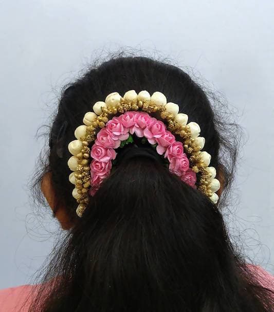 Baby Pink & Gold Gajra