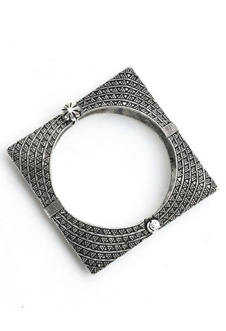 Mominos Fashion Kamal Johar Oxidised German Silver-Plated Handcraft Bracelet