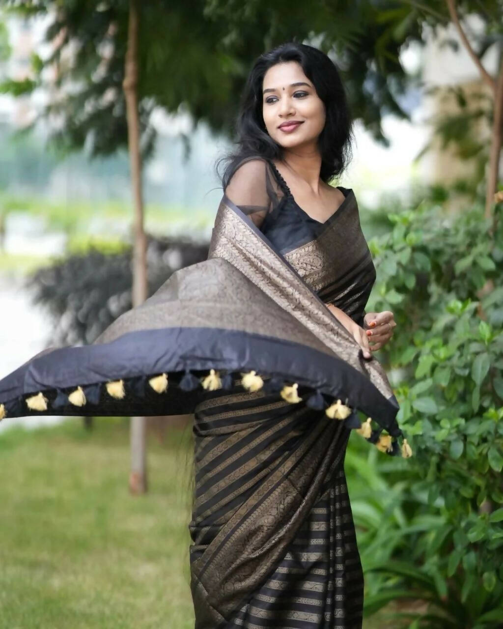 DEIANA'S Beautiful Golden Jari with New Design Soft Lichi Silk Saree - Black - Distacart