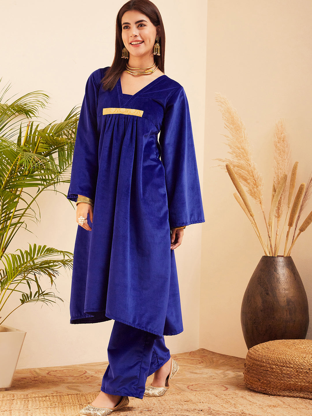 InWeave Women's Royal Blue V Neck Asymmetrical Pleated Velvet Kurta Set - Distacart