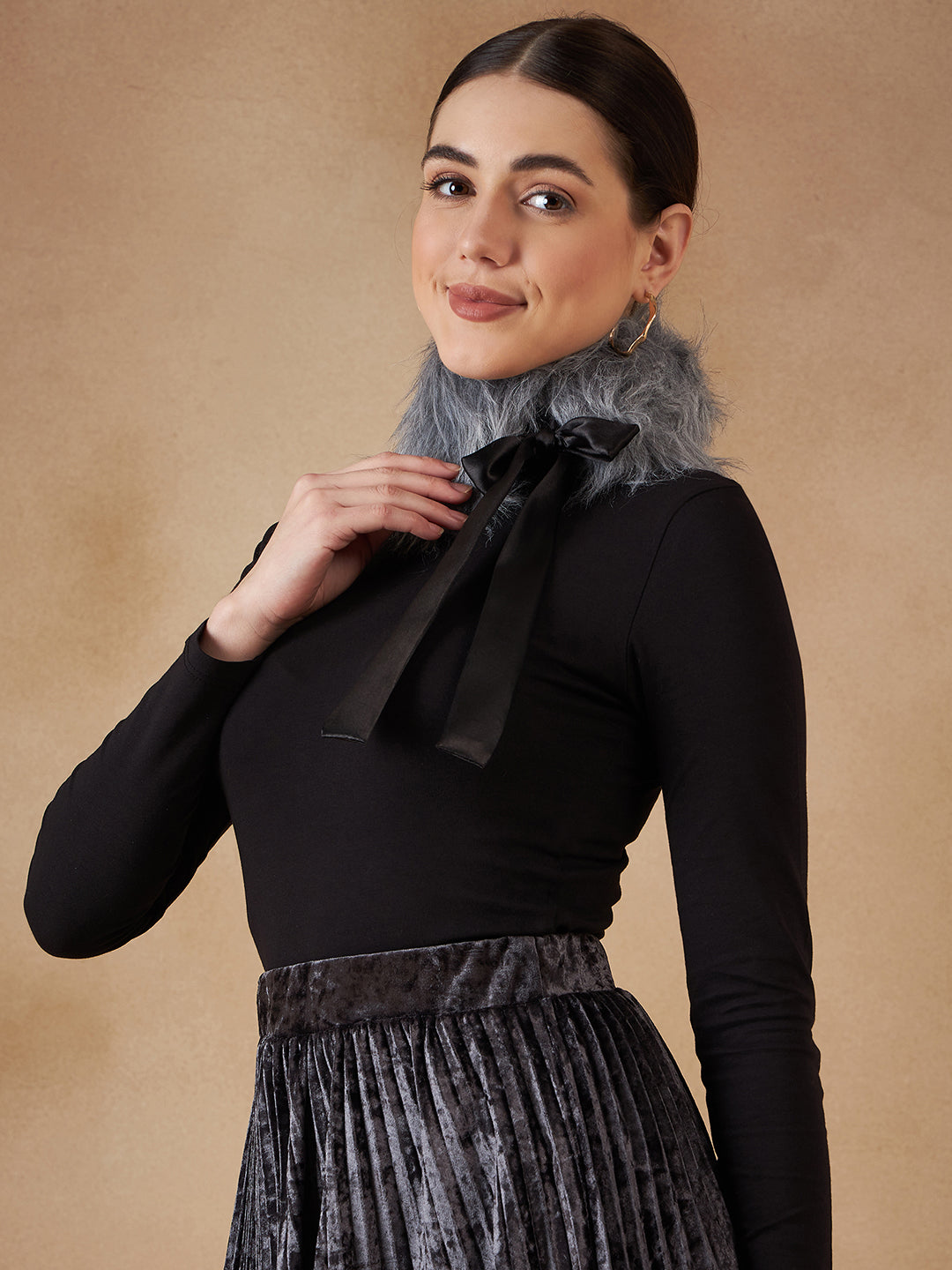 InWeave Women's Light Grey Fur Neckpiece - Distacart