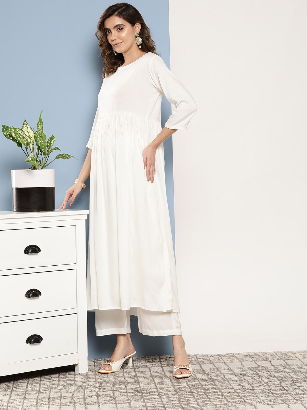 InWeave Women's Cream Anarkali Set With Green Organza Dupatta - Distacart