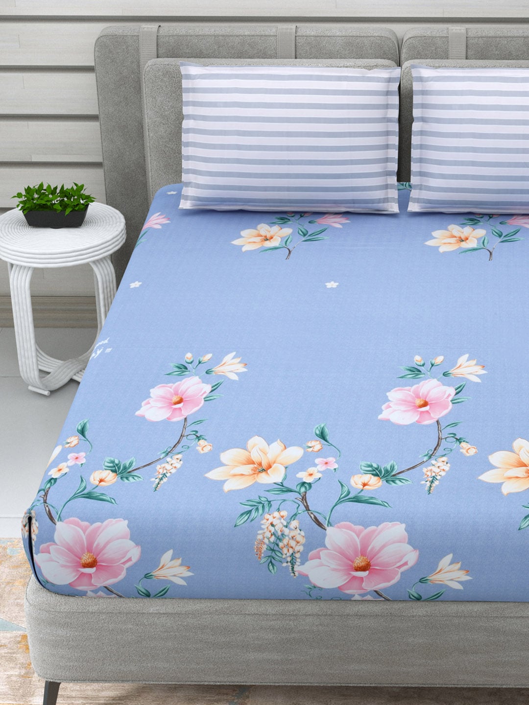 DREAM WEAVERZ Blue & Pink Floral Glazed Cotton 220 TC King Bedsheet with 2 Pillow Covers - Distacart