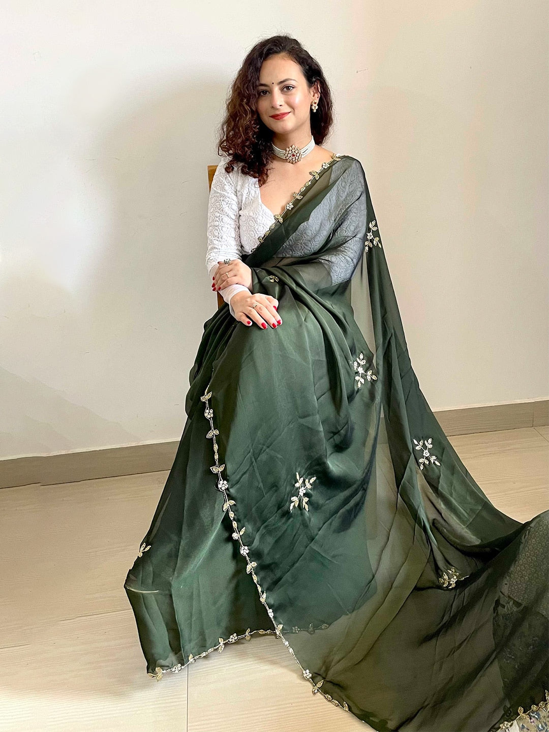 Mitera Green & Gold-Toned Floral Embroidered Silk Blend Saree - Distacart