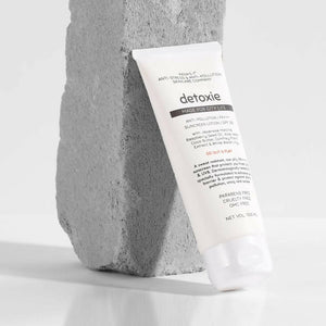 Detoxie Anti-Pollution PA+++ Sunscreen Lotion SPF 30 - Distacart