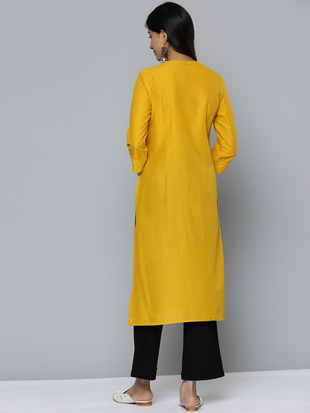 HERE&NOW Women Geometric Embroidered Kurta - Distacart