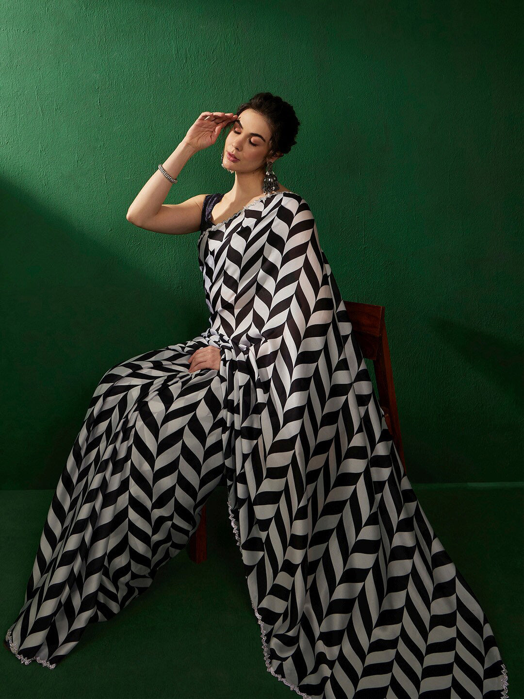 Sangria Striped Embellished Beads and Stones Sarees - Distacart