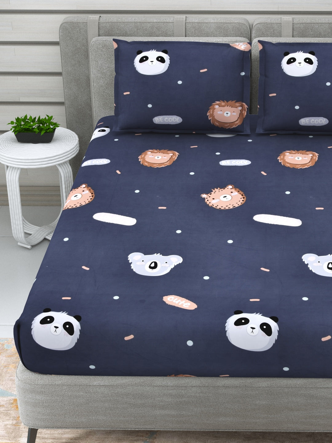 DREAM WEAVERZ Navy Blue & White Conversational Glazed Cotton 220 TC King Bedsheet with 2 Pillow Covers - Distacart