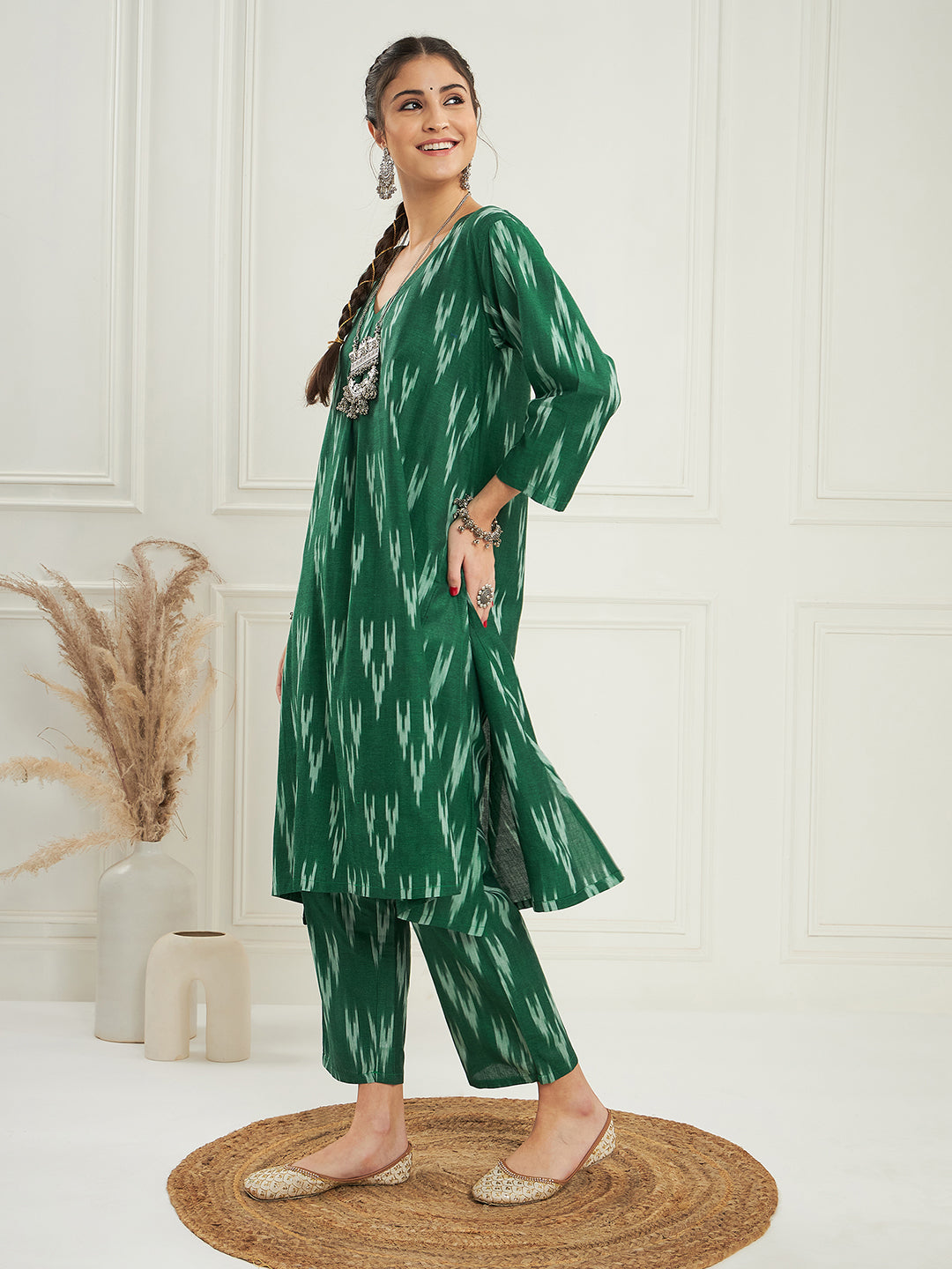 InWeave Women's Green Ikkat Print V Neck Kurta Pant Set - Distacart