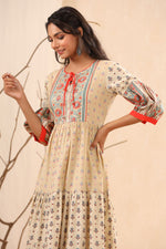 Thumbnail for Juniper Womens Beige Cambric Floral Printed Tiered Dress - Distacart