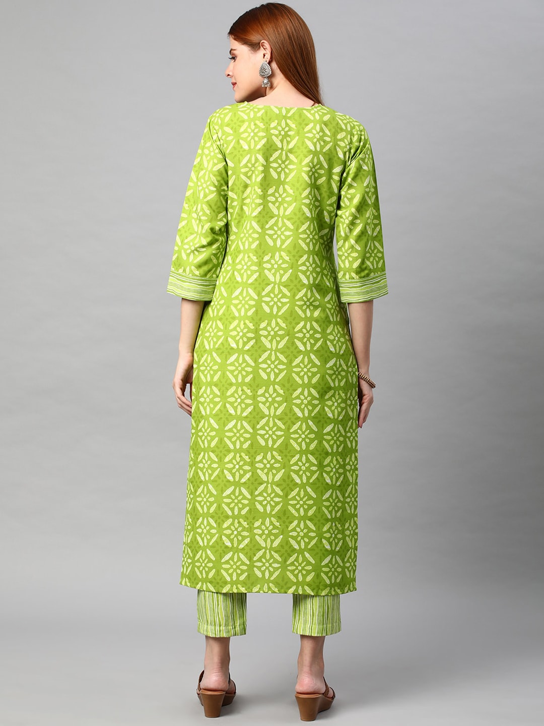 Kalini Women Green Floral Printed Kurta with Trousers - Distacart