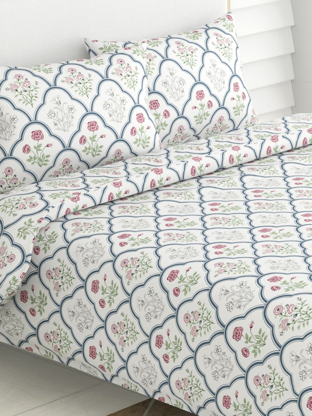 haus & kinder Blue & White Ethnic Motifs 186 TC King Bedsheet with 2 Pillow Covers - Distacart