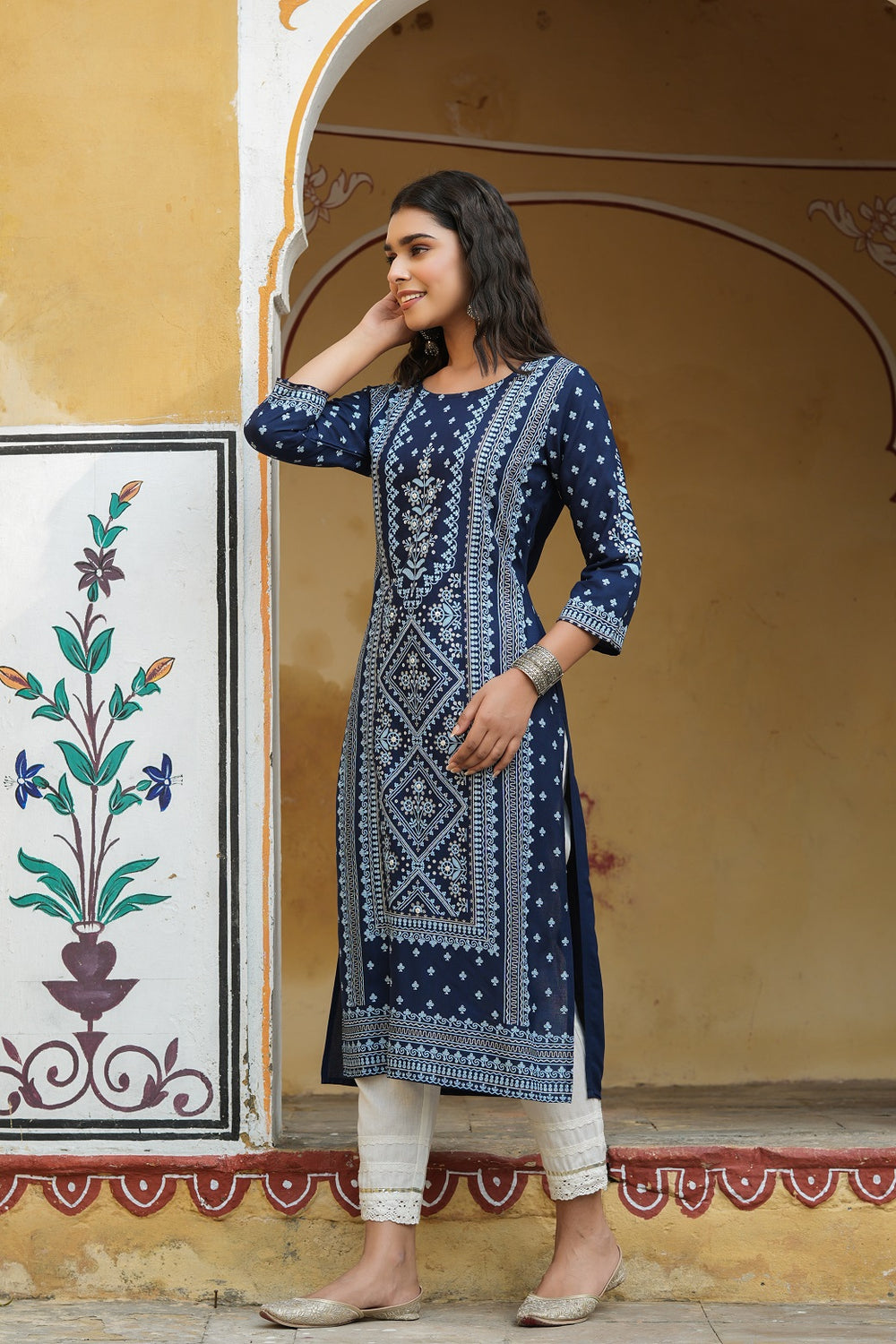 Juniper Women's Indigo Rayon Staple Straight Placement Print Kurta - Distacart