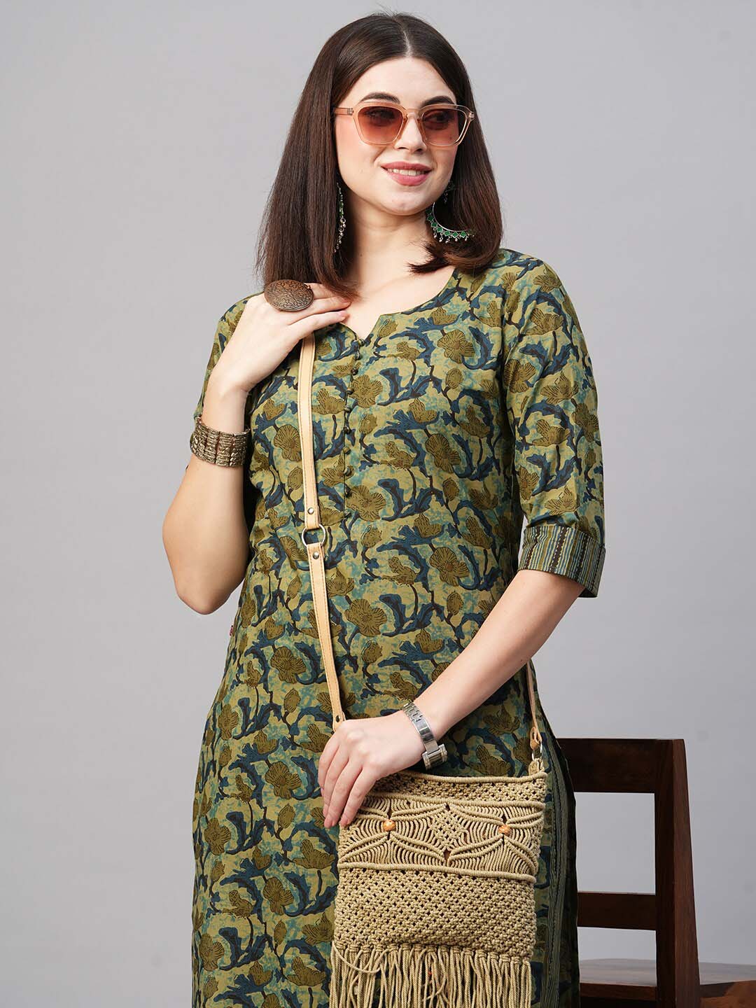 Kalini Paisley Printed Notched Neck Kurta With Trousers - Distacart