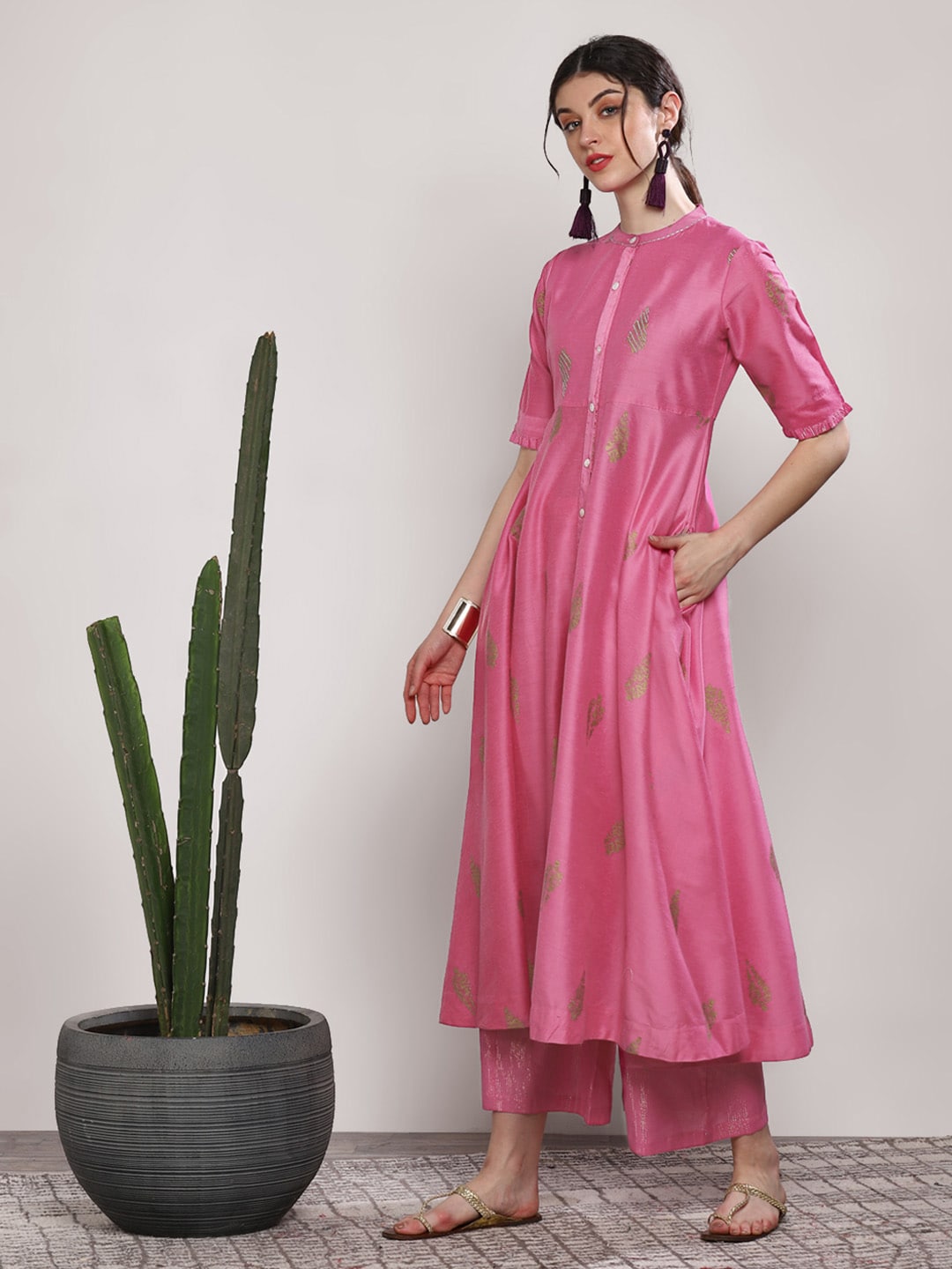 Sangria Women Pink Printed Kurta with Trousers - Distacart
