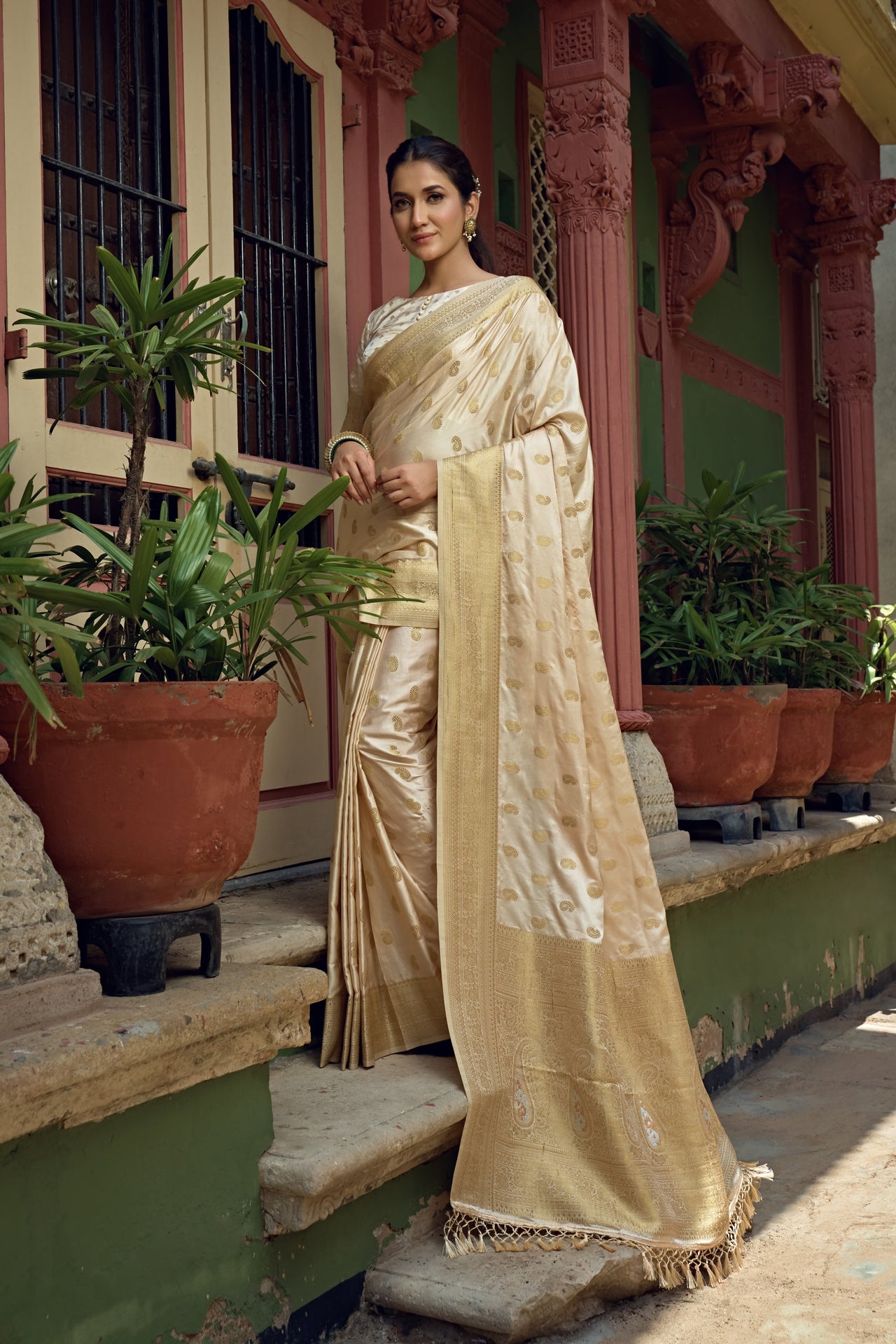 Vardha Ivory White Golden Zari Banarasi Satin Silk Saree