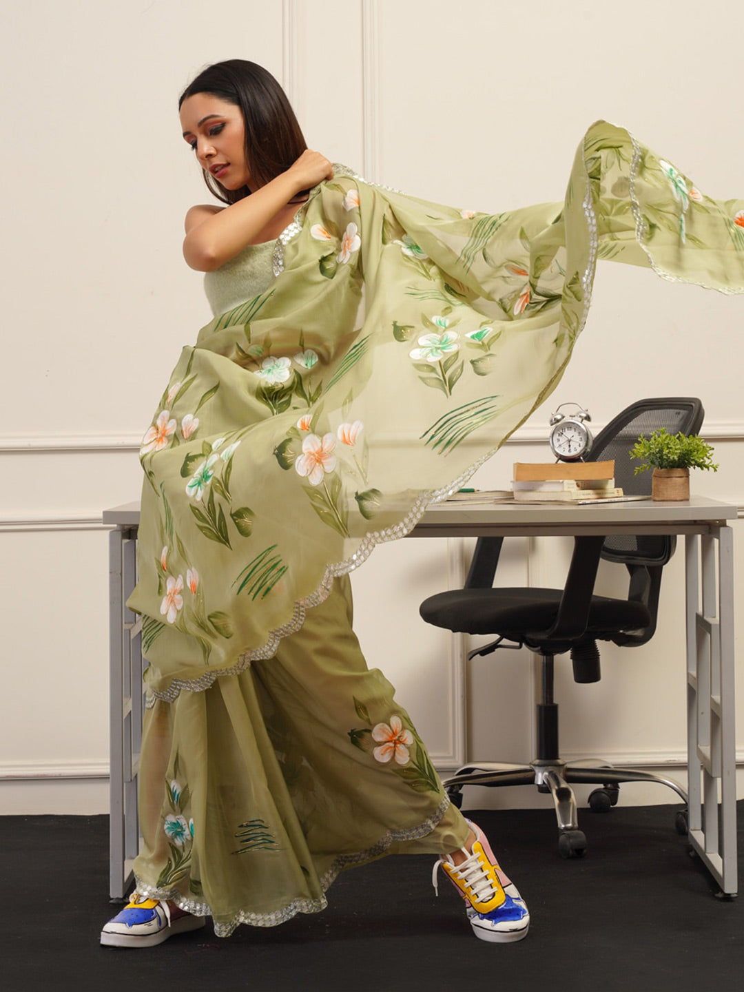 Tikhi Imli Floral Printed Organza Saree - Distacart