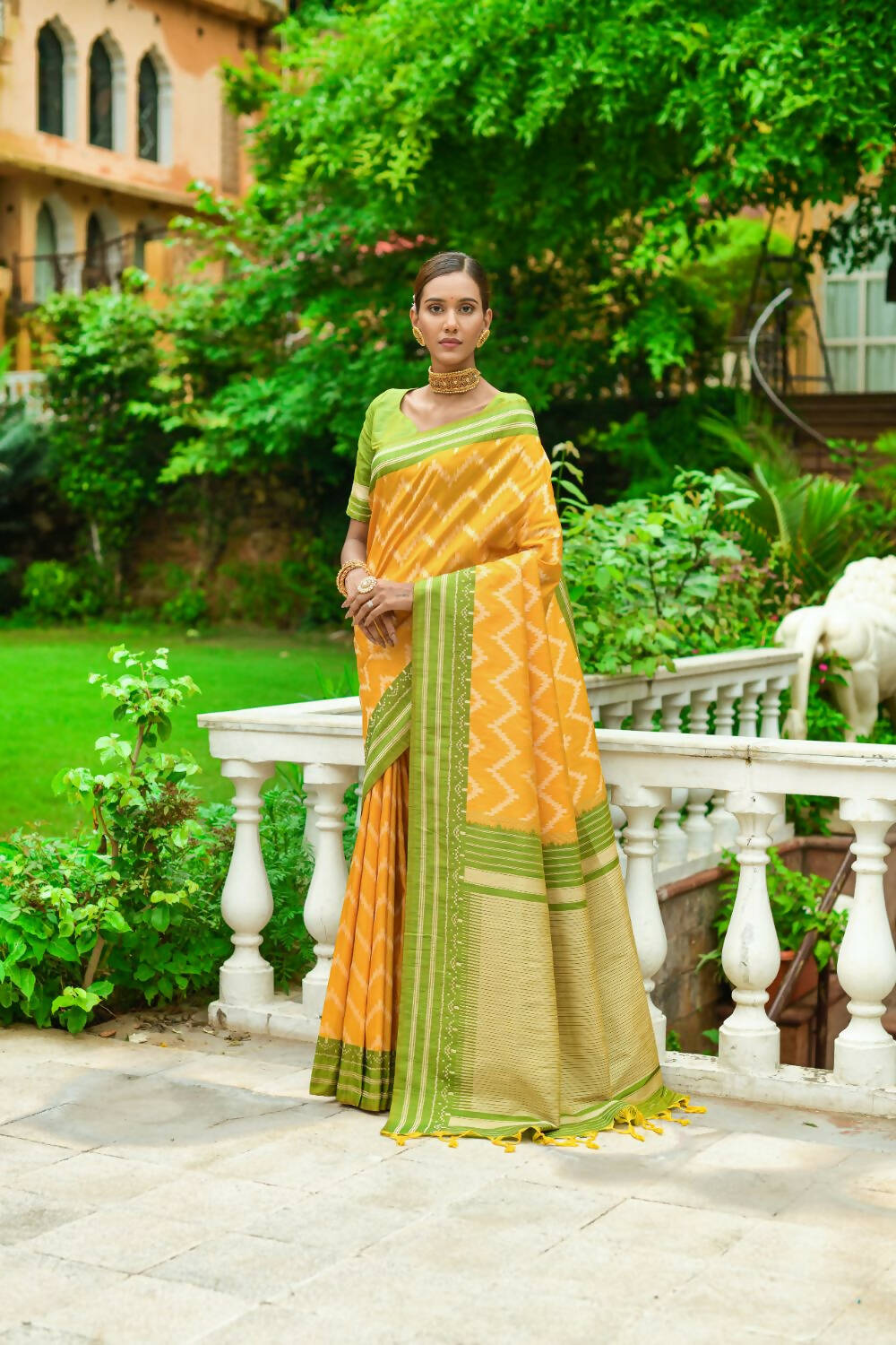 Vishnu Weaves Women's Yellow Handloom Raw Silk Zari Woven Saree with Blouse - Distacart