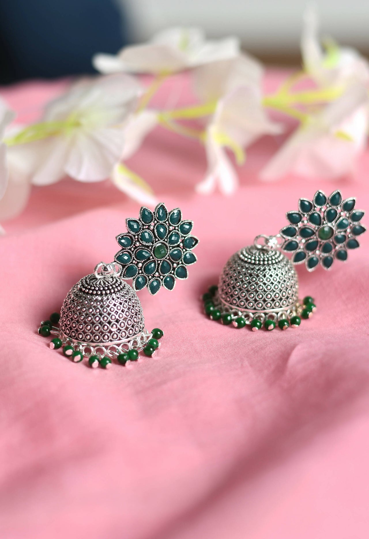 Mominos Fashion Joharkamal Kundan work Jhumka with Green Beads - Distacart