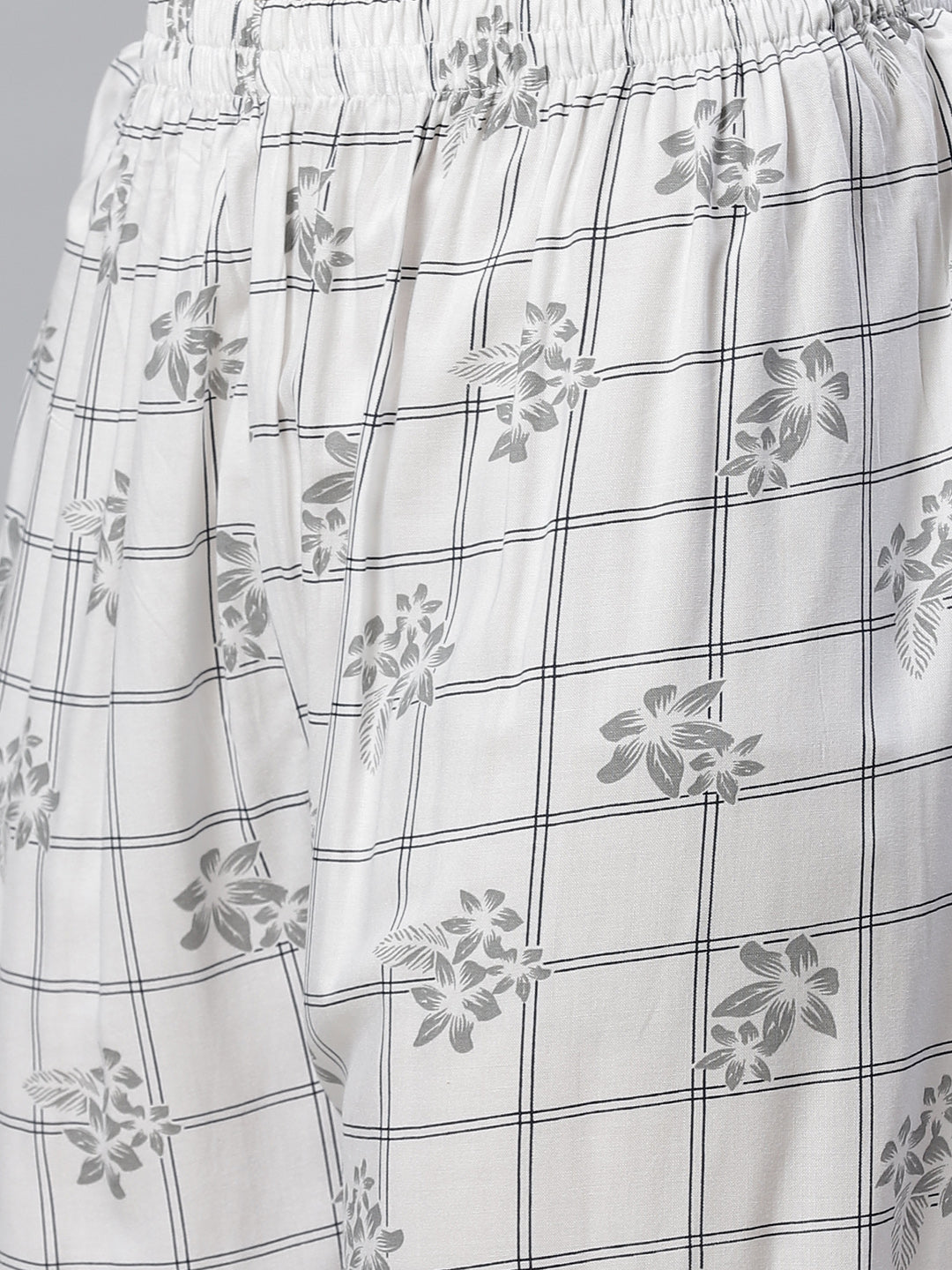 Jompers Women White & Black Floral Printed Kurta with Palazzos - Distacart