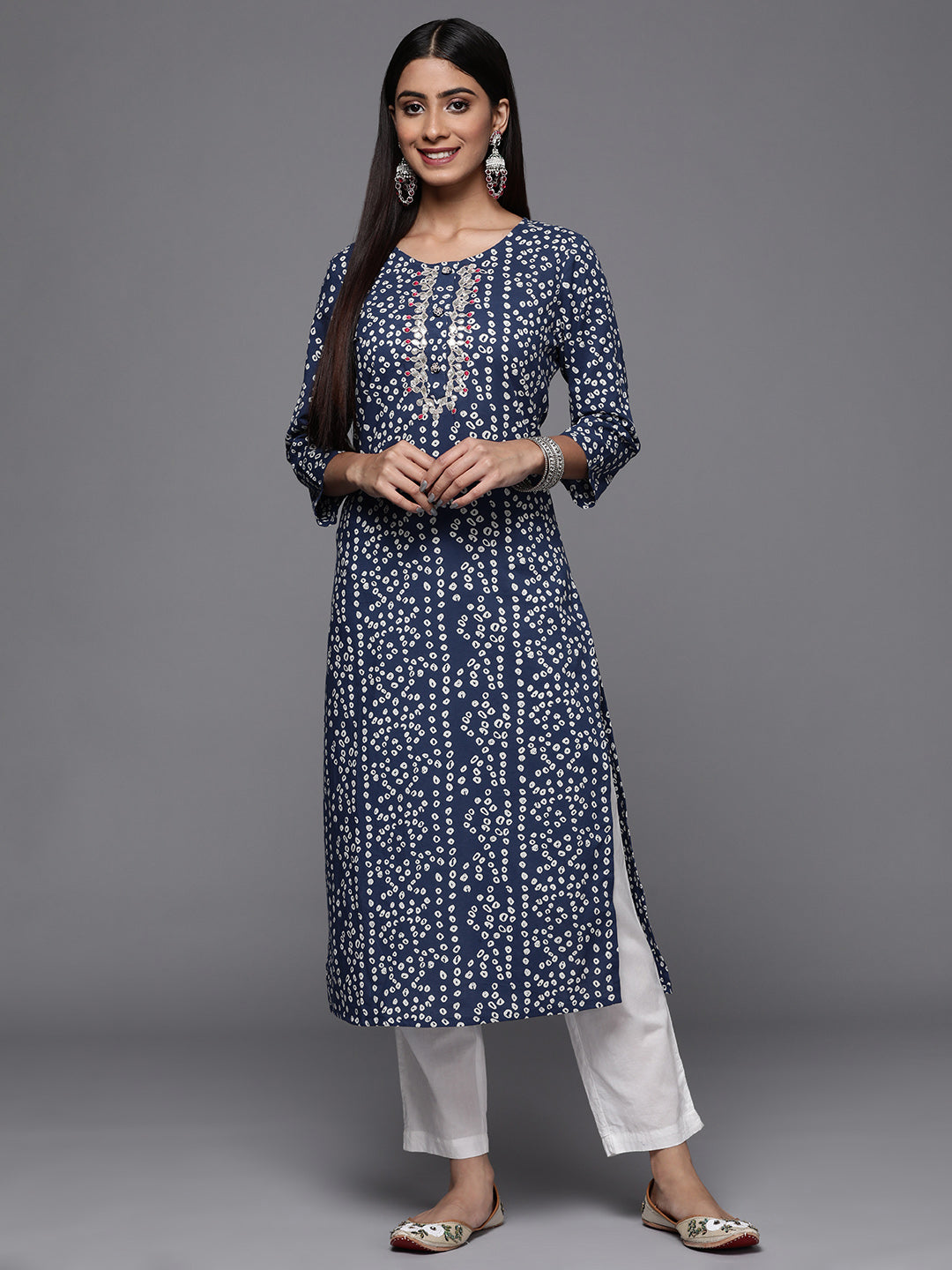 Varanga Blue Bandhani Print Embroidered Kurta Has Round Neck - Distacart