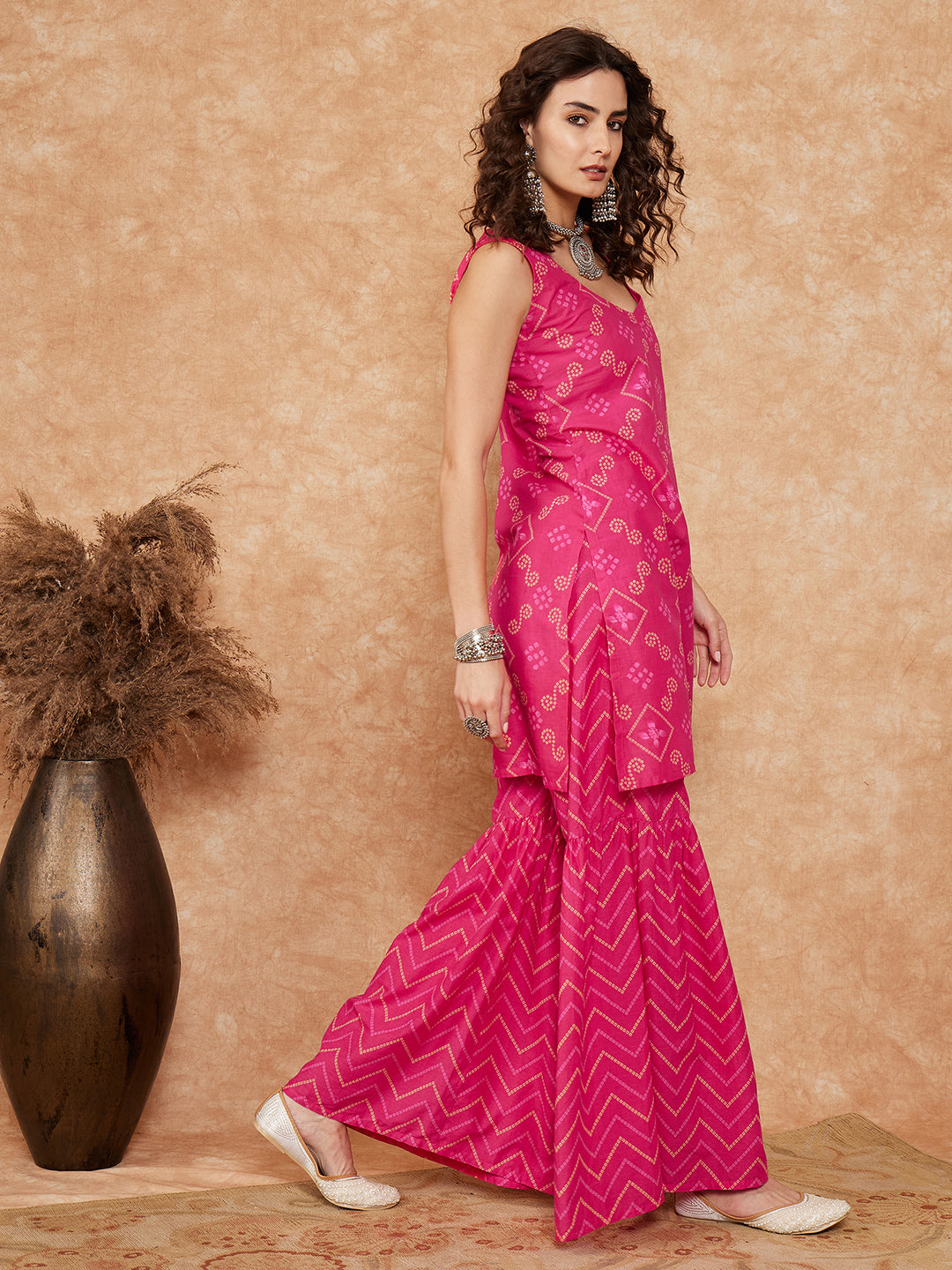 InWeave Women's Fuchsia S Print Sweetheart Neckline Kurta Palazzo Set - Distacart