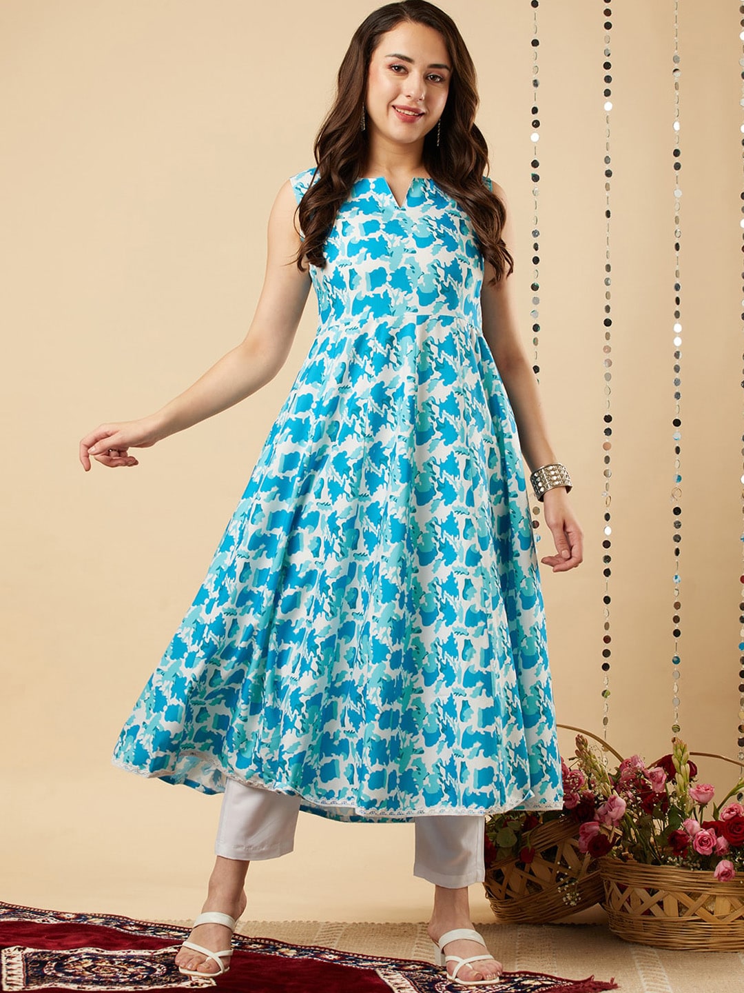 Kalini Floral Printed Kurta & Trousers With Dupatta - Distacart