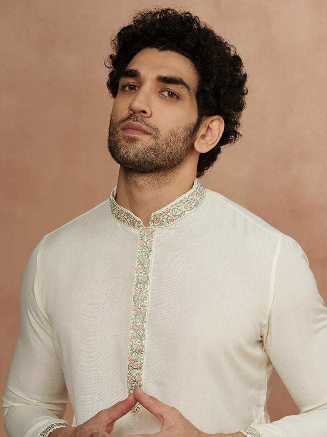 Manyavar Men Cream-Coloured Floral Embroidered Kurta with Pyjamas - Distacart