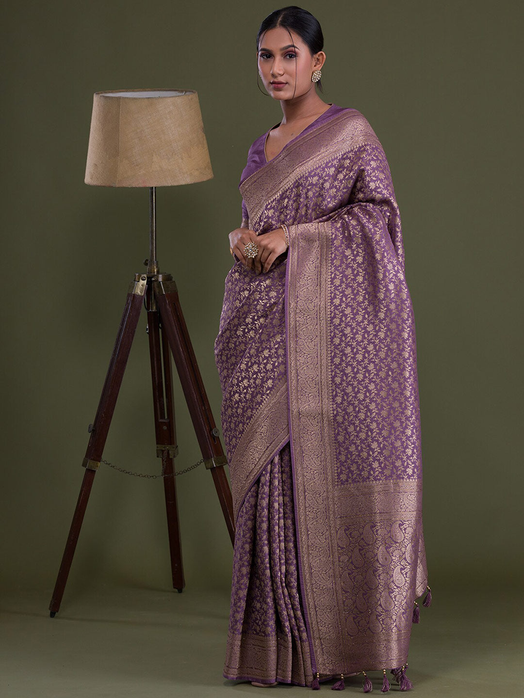 Koskii Floral Zari Brocade Saree - Distacart