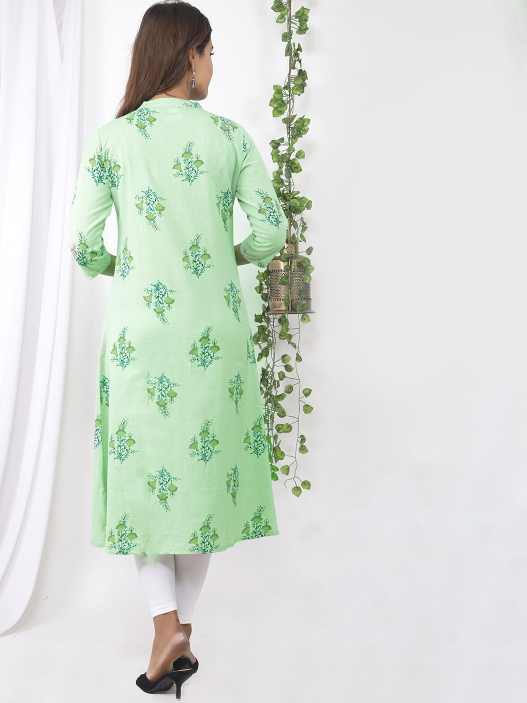 Sangria Green Floral Printed Panelled Cotton Kurta - Distacart