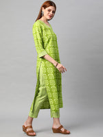 Thumbnail for Kalini Women Green Floral Printed Kurta with Trousers - Distacart