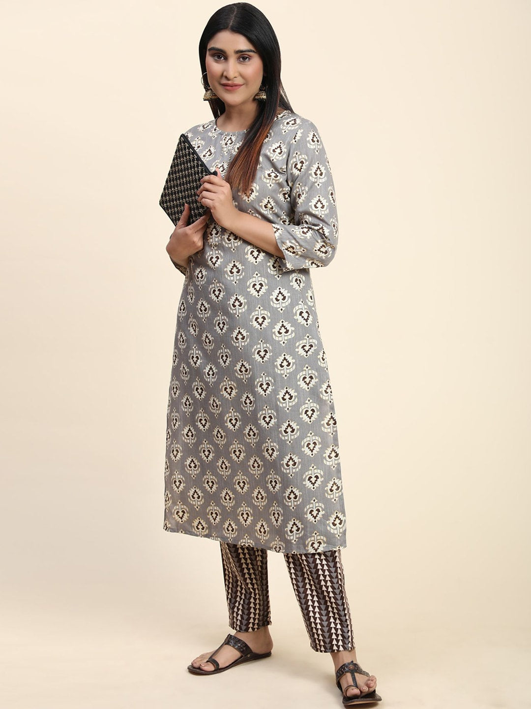 Kalini Floral Printed Round Neck Kurta with Trousers - Distacart