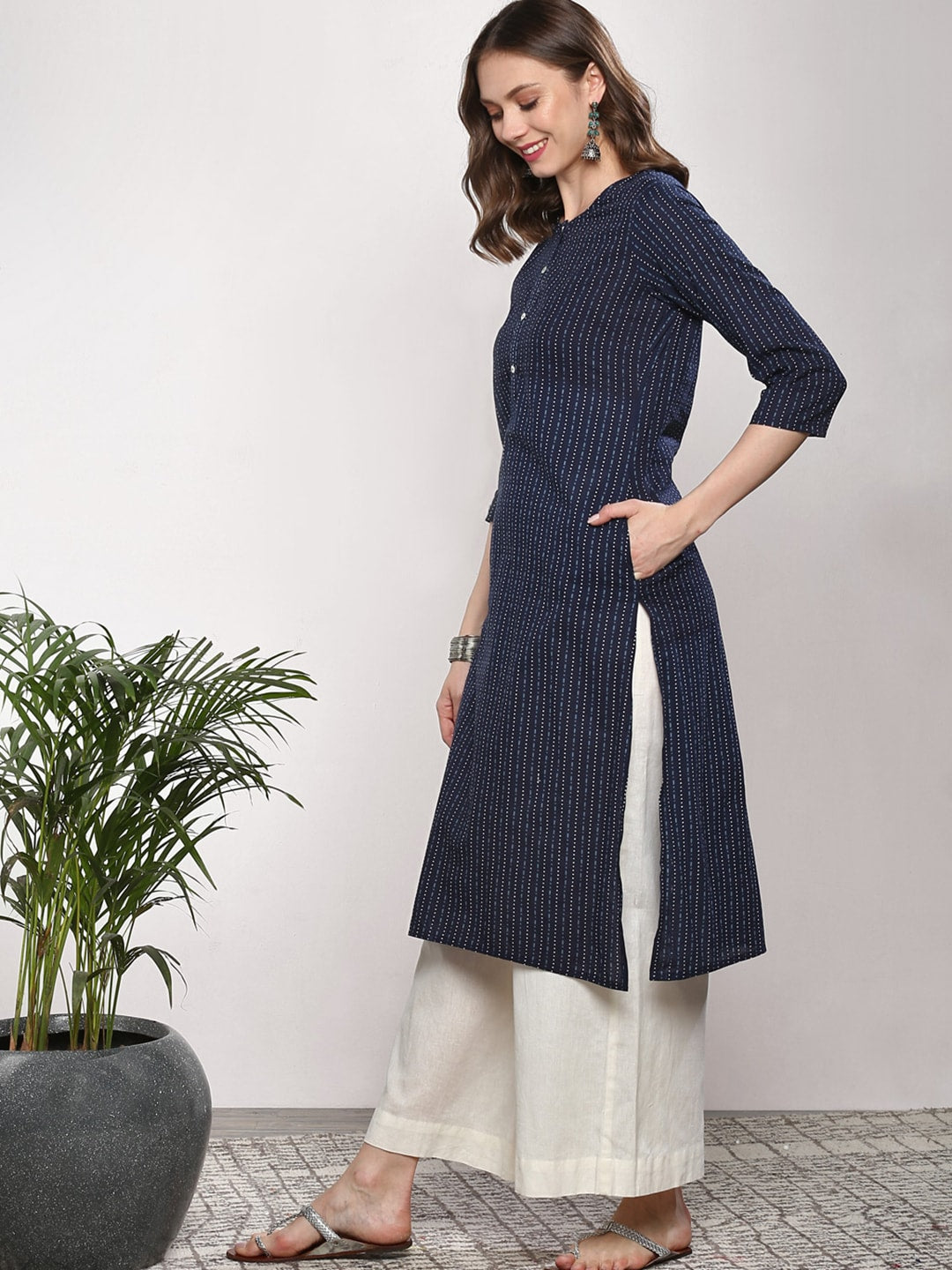 Sangria Women Navy Blue Printed Straight Kurta - Distacart
