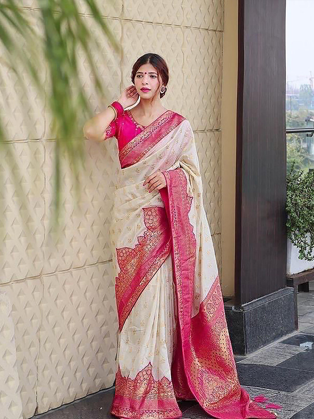 Kalini Ethnic Motifs Woven Design Zari Banarasi Saree - Distacart