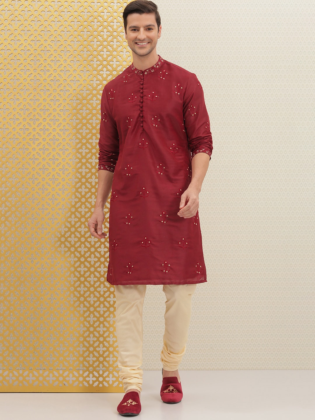 House of Pataudi Men Red Embroidered Jashn Straight Kurta - Distacart