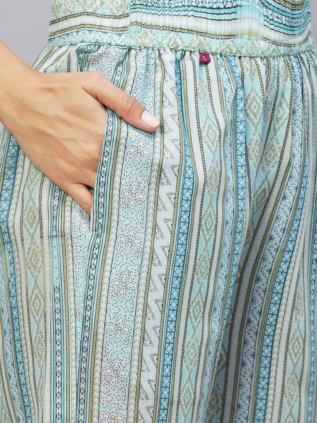 Kalini Floral Printed Regular Kurta With Trousers - Distacart