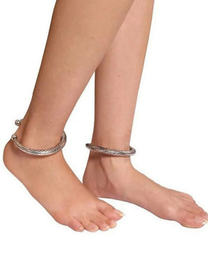 Mominos Fashion Oxidised Silver-Plated Rajasthani Design Kada Anklets For Woman