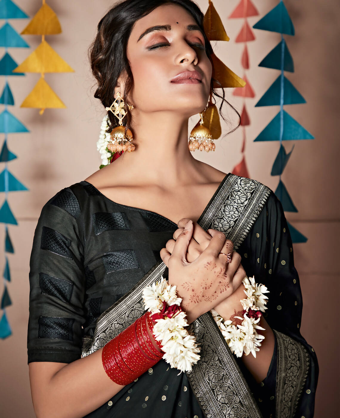 Black Georgette Foil Printed Saree With Unstitched Blouse Piece - Nitya - Distacart